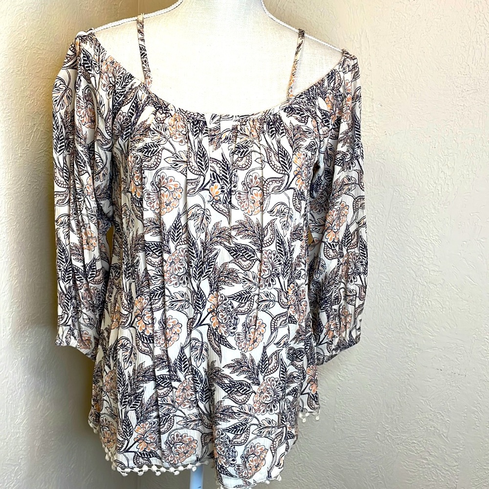 NWT Ella Moon 100% Rayon Floral Cold Shoulder Ladies Blouse